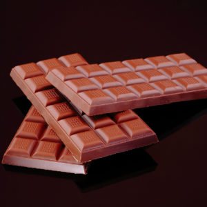 ETUI TABLETTE CHOCOLAT AU LAIT A OFFRIR 100G .